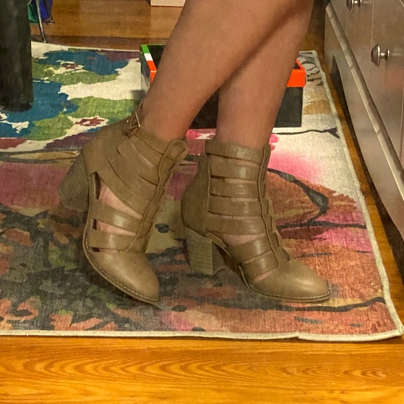 bucco Shoes - Bucco Bootie ❣️